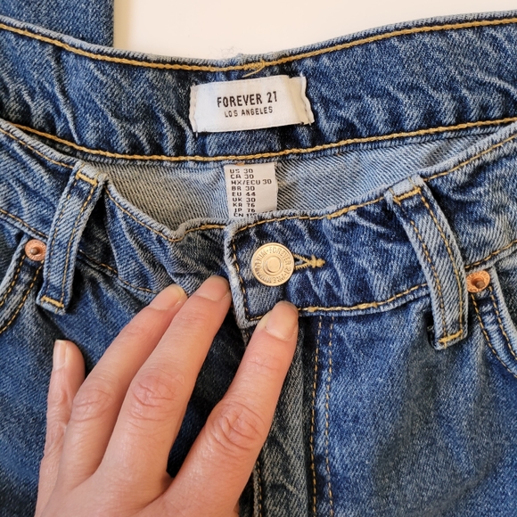 Forever 21  Women’s Destroyed Jeans - Picture 6 of 9